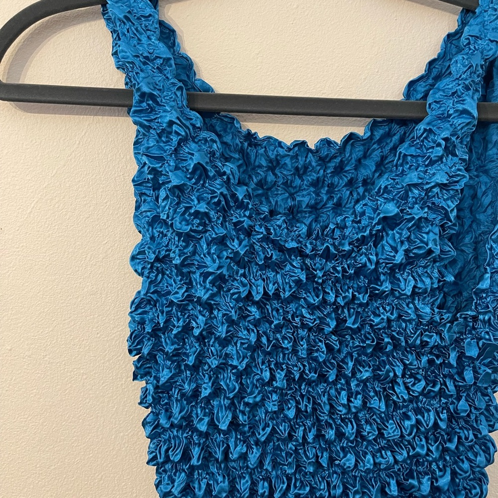 Beautiful vintage top very 90’ old school